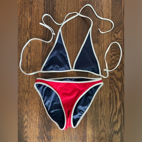 Almost NEW! Reversible bikini. Striking res white and blue- - Picture 1 of 6